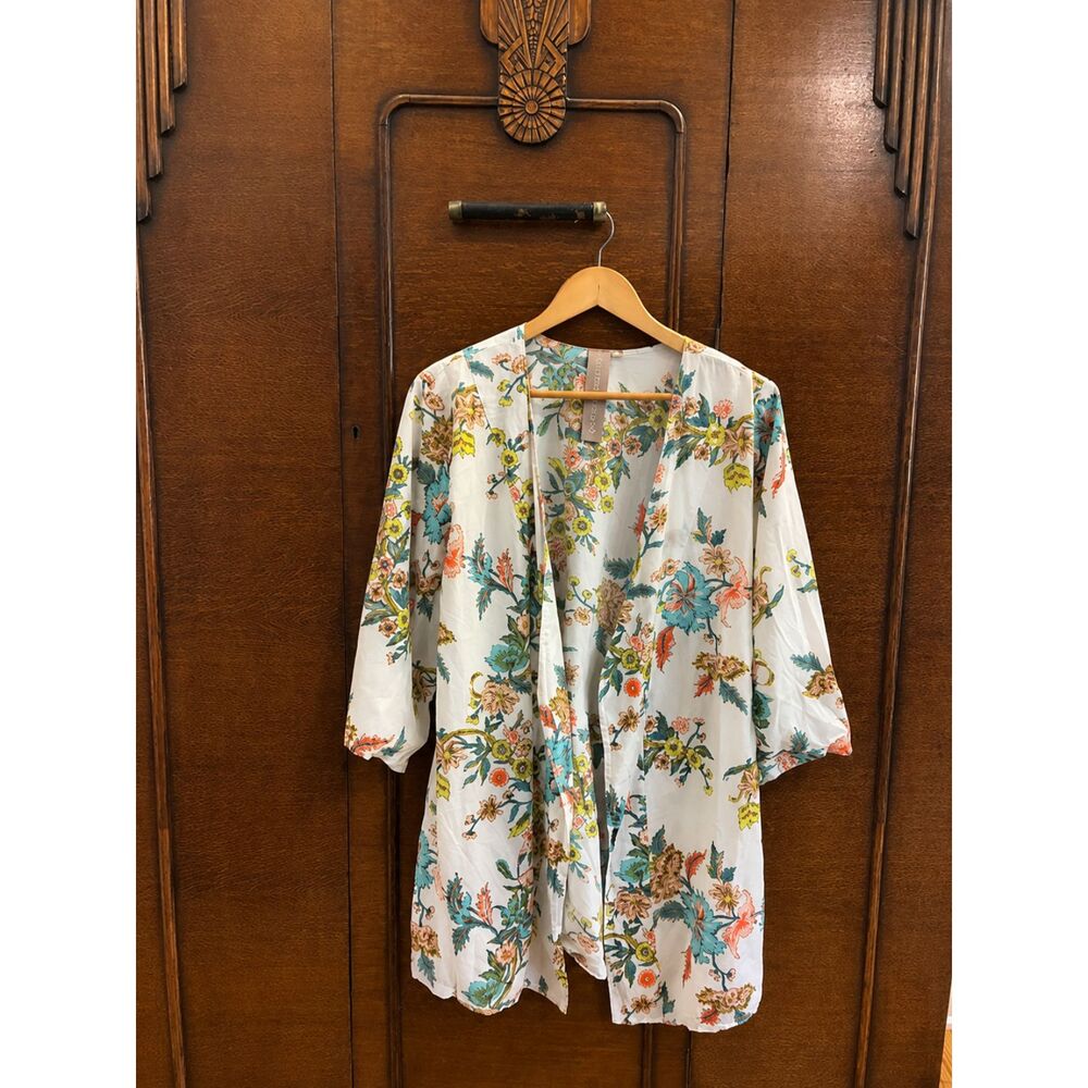 Plum Pretty Sugar XS Floral Kimono Robe Open Front Lightweight Bridal EUC